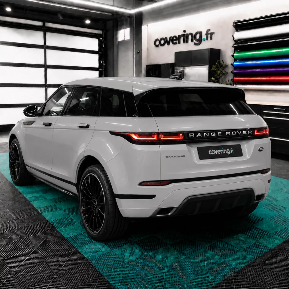 range-rover-evoque-arriere-avery-cb1550001