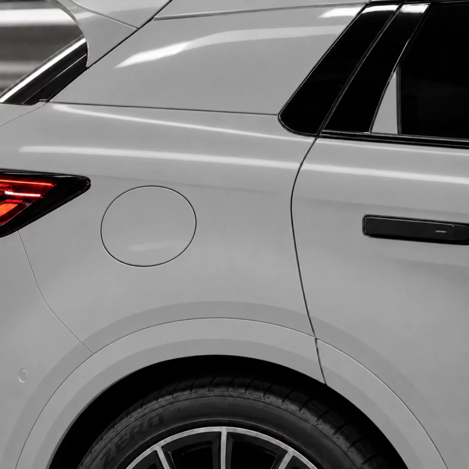 range-rover-evoque-zoom-avery-cb1550001